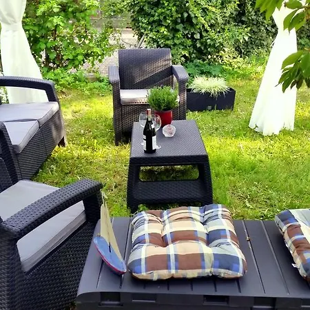 Appartamento With Cosy Garden *